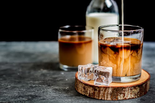 Café gelado com cachaça por Reprodução