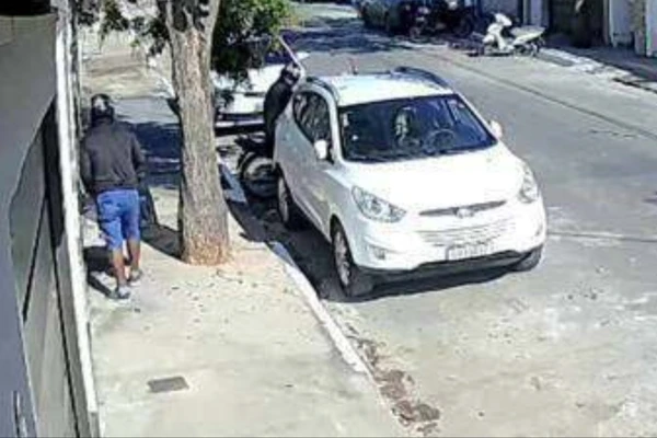 Câmeras flagraram movimentação de suspeitos por Reprodução