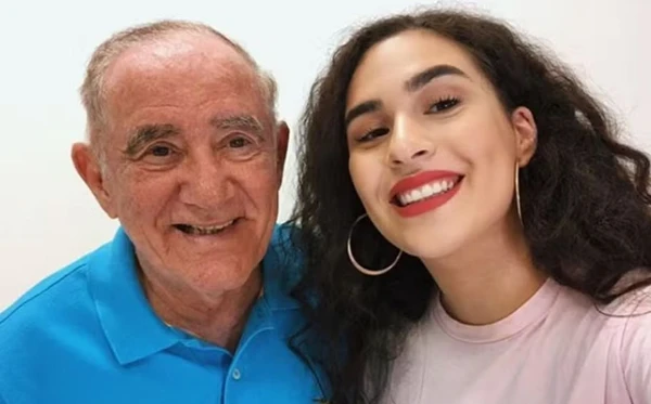 Filha de Renato Aragão desmente internação do pai e denuncia ataques na web