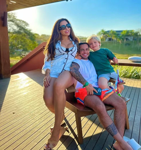 Thammy Miranda e a esposa, Andressa Ferreira por Reprodução