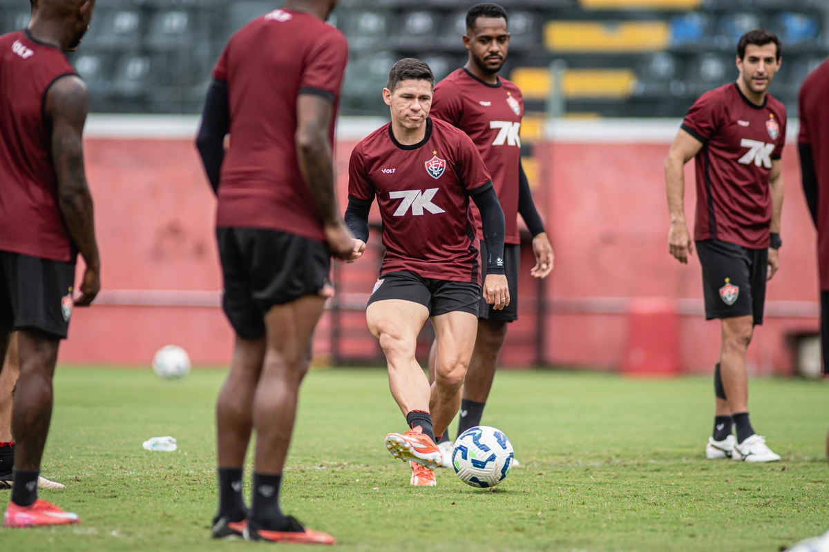Último treino do Vitória antes de encarar o Fortaleza  por Victor Ferreira/EC Vitória