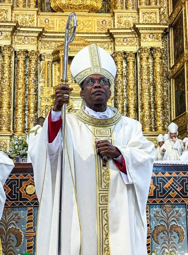 Monsenhor Gabriel dos Santos Filho recebe a Ordenação Episcopal por Divulgação