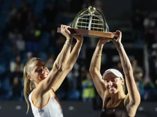 Imagem - Luisa Stefani e húngara Babos viram sobre dupla brasileira e são campeãs do SP Open de tênis