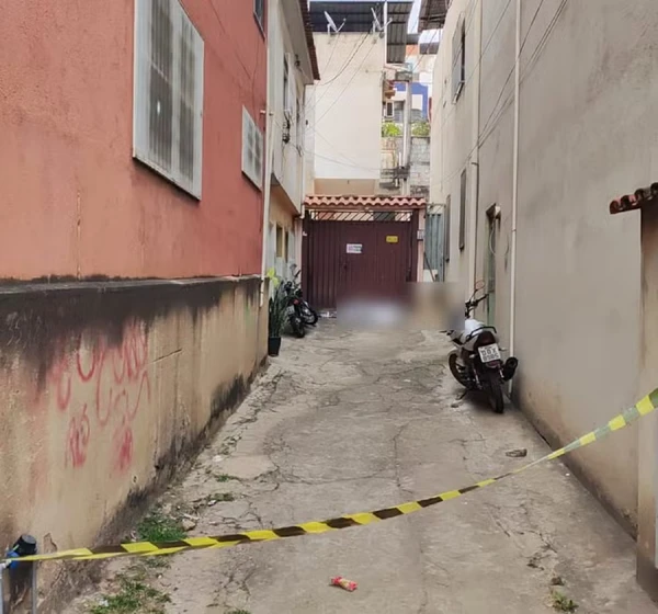 Corpo foi encontrado na prota da  por Divulgação