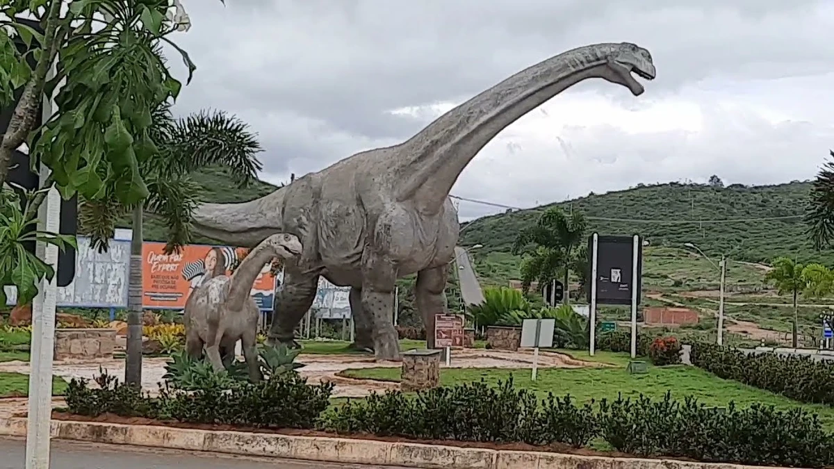 Dinossauro em Santa Inês por Reprodução