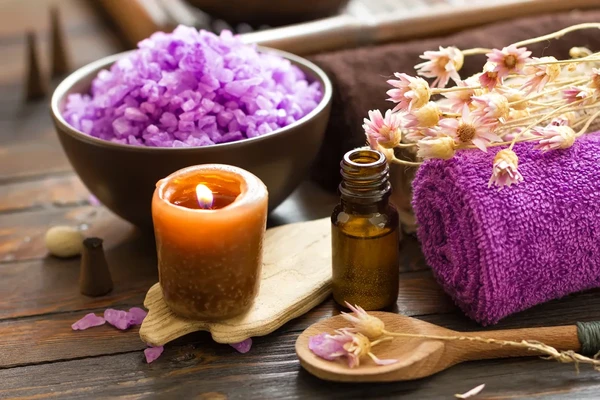 Limpeza espiritual e energética: ritual pode ser feito com incenso, banhos, sal grosso e mais por Shutterstock