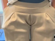 Imagem - Loja de departamento é massacrada após criar calça infantil com design imitando partes íntimas