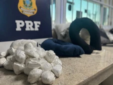 Imagem - Adolescente é detida com 4,5 kg de cocaína em travesseiro em ônibus na Bahia