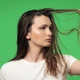 Imagem - Como evitar que o cabelo fique oleoso rápido: veja 6 dicas práticas e fáceis