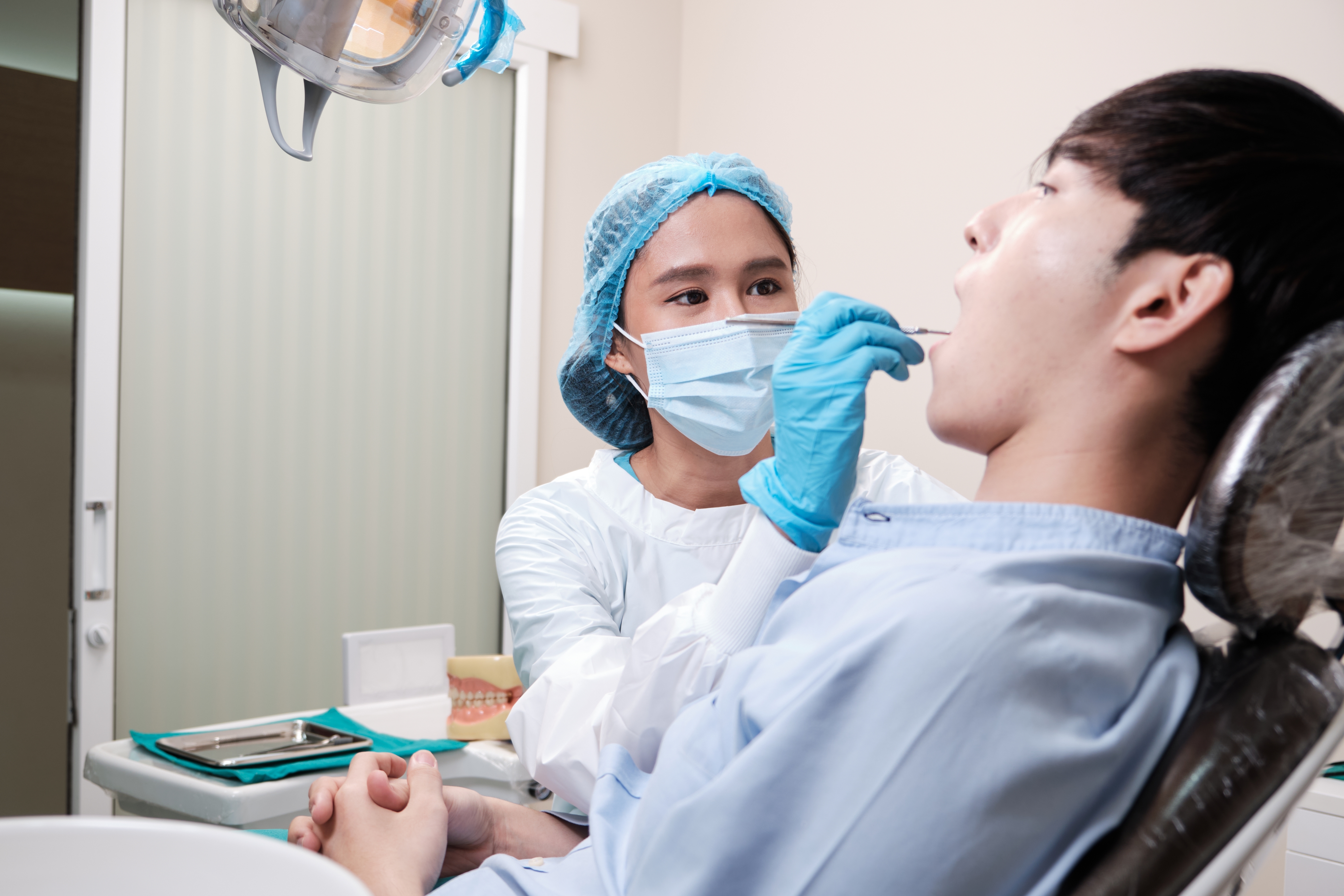 Dentistas brasileiros prometem acabar com um dos maiores pesadelos na hora de cuidar dos dentes por Shutterstock