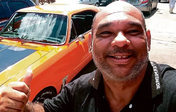 Elianderson Sidrônio, 42, é editor da UP Comics, que publica série de quadrinhos com heróis de Salvador