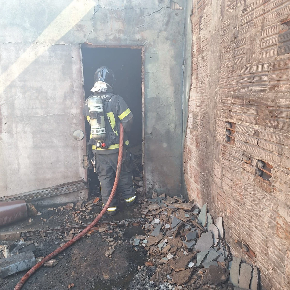 Incêndio em Luís Eduardo Magalhães por Divulgação/ Corpo de Bombeiros