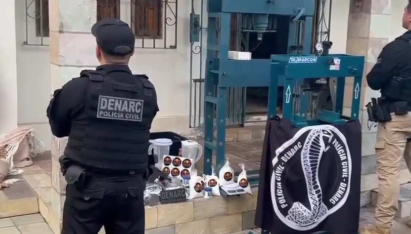 Laboratório de drogas é descoberto em casa de luxo em Lauro de Freitas por Divulgação