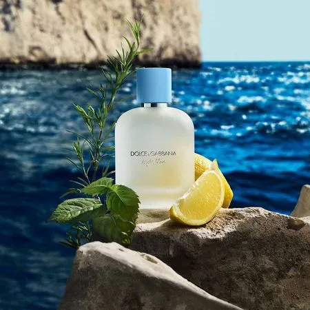 6. Light Blue Pour Homme – Dolce & Gabbana por Divulgação