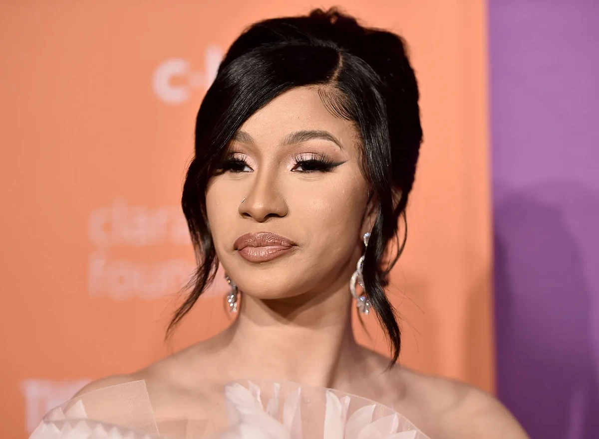 Cardi B. está à espera do quarto filho por Reprodução