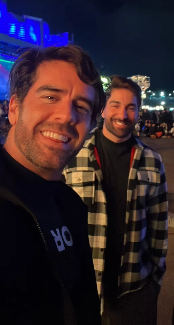 Marcos Pitombo e o namorado Felipe Kloppel por Reprodução/Instagram
