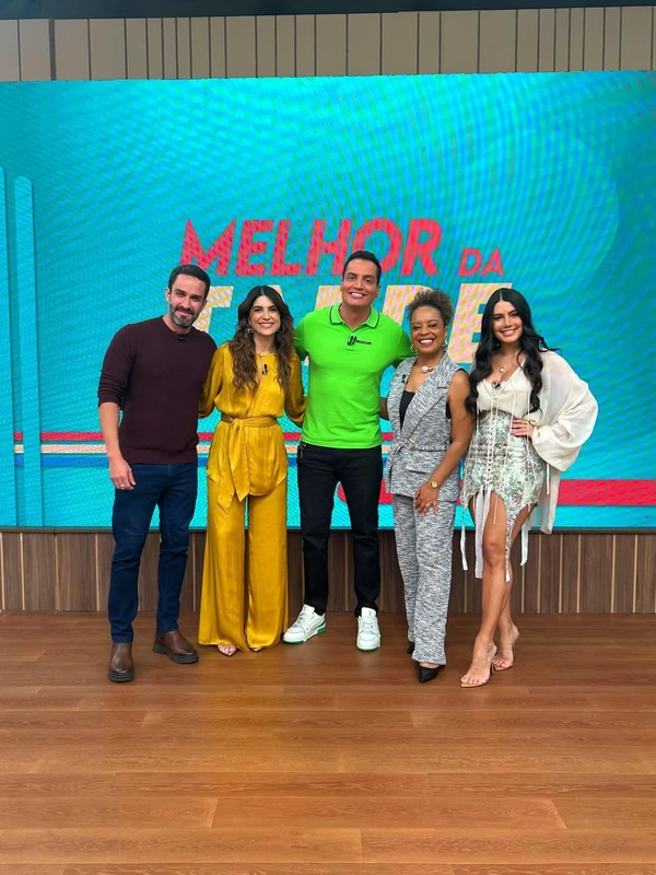 Pâmela Lucciola, Leo dias e o elenco do Melhor da Tarde por Reprodução/Instagram