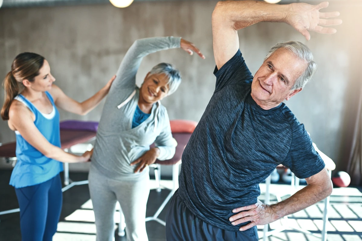 Pratique exercícios com supervisão de especialista |  por Shutterstock