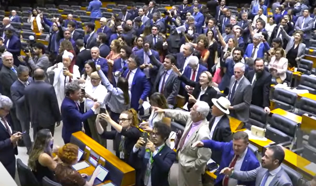 Votação da anistia é pautada em regime de urgência