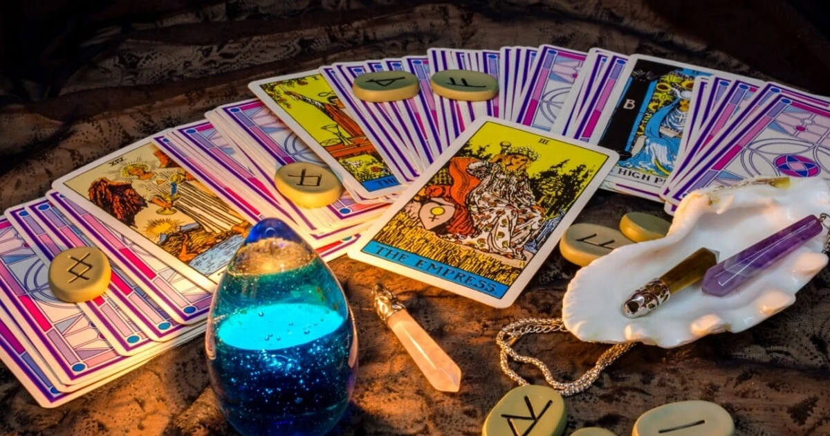 Imagem - Muita coisa vai desabar, recomece: veja a carta, recado e conselho para os 12 signos no tarot deste domingo (19 de outubro)