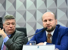 Imagem - Advogado se nega a assinar termo para dizer a verdade em depoimento na CPMI do INSS