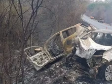 Imagem - Carros pegam fogo após colisão e deixam cinco feridos no oeste da Bahia