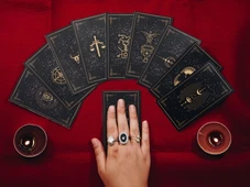 Imagem - Abandonar os medos é urgente! Veja a carta, recado e conselho para os 12 signos no tarot deste domingo (12 de outubro)