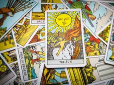 Imagem - Cartas do tarot indicam mudanças, revelações e maturidade para os signos nesta sexta (3)