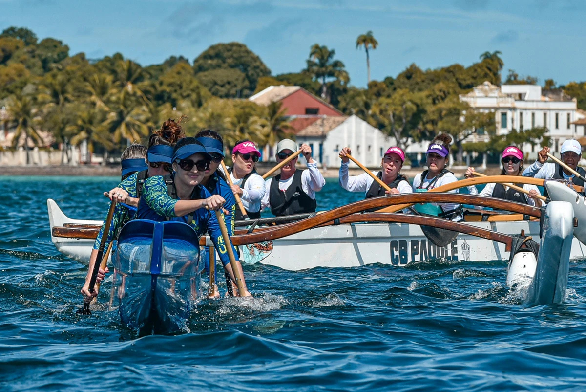 Campeonato de Canoa Polinésia movimenta a Praia de Inema  por @Triadeimages