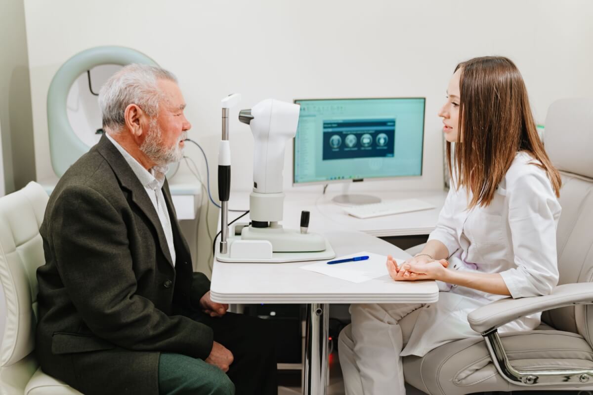 A cirurgia de catarata é um tratamento seguro e eficaz (Imagem: Andrey Sayfutdinov | Shutterstock)