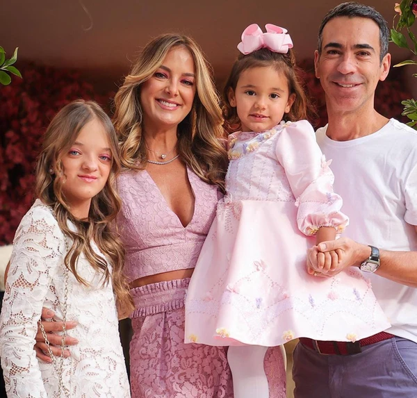 Família de César Tralli e Ticiane Pinheiro por Reprodução / Instagram