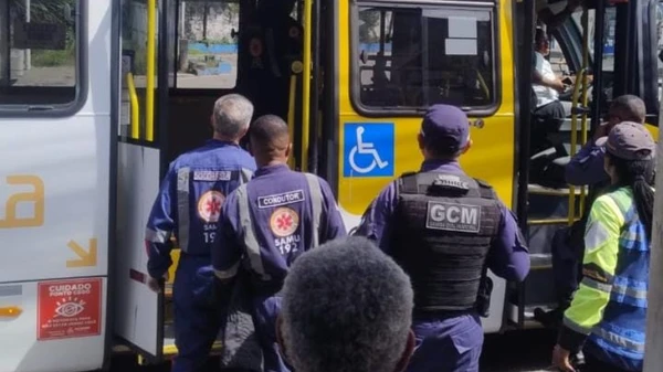 Idosa foi contida pela Guarda Municipal