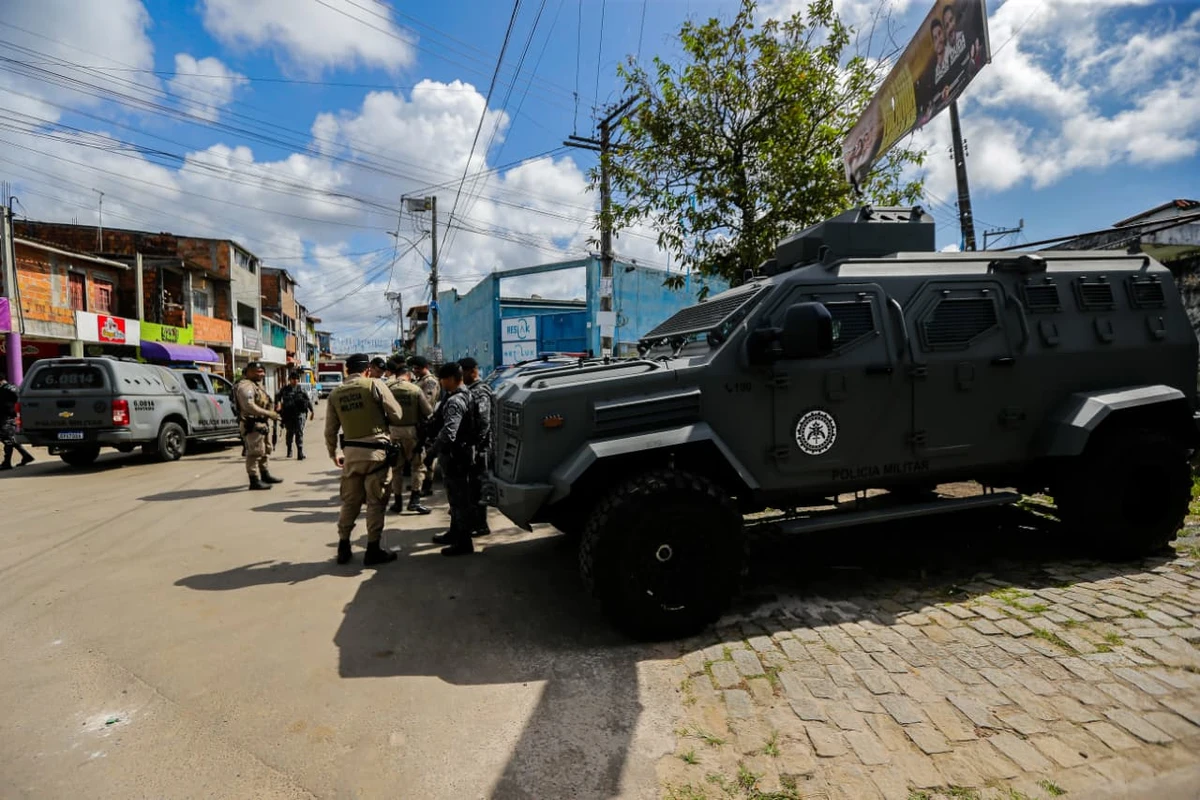 Operação policial no Planeta dos Macacos por Arisson Marinho/CORREIO