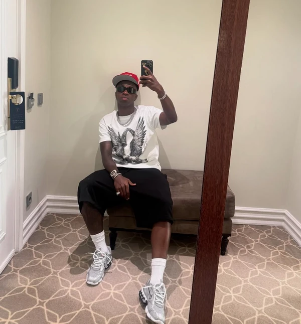 Vini Jr. em mansão por Reprodução | Redes Sociais