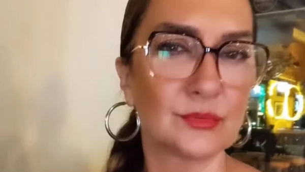 Yesim Gül Aksar vive Leman, mãe de Ferit na novela turca, Dolunay por Reprodução/Redes sociais