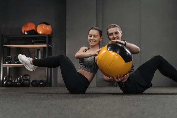 Conhece o Gymatch? App junta namoro e treino para os amantes de academia e musculação por Shutterstock