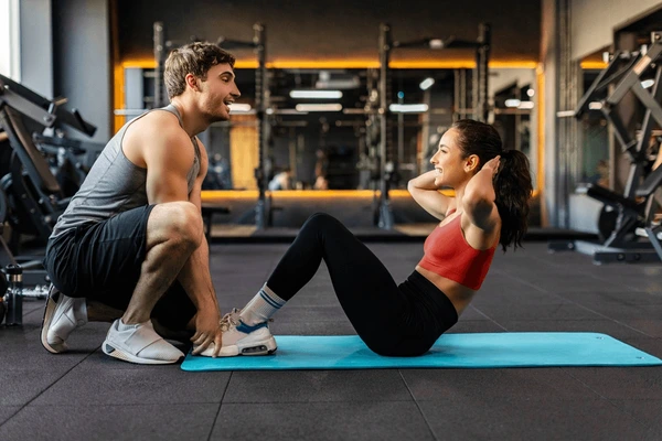 Conhece o Gymatch? App junta namoro e treino para os amantes de academia e musculação por Shutterstock