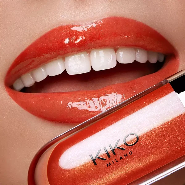 Gloss da Kiko Milano, na cor pearly blood orange por Divulgação