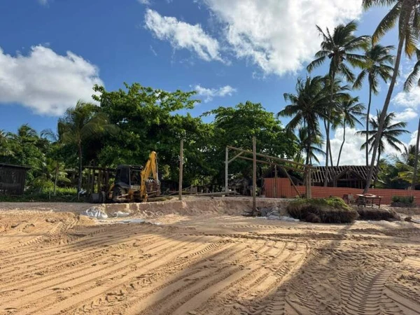 Projeto prevê calçadão e limpeza das piscinas naturais, mas comunidade teme descaracterização do paraíso