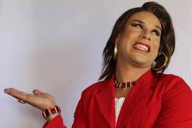 Tiago Barnabé interpretou Narcisa no "Programa da Eliana" por Reprodução