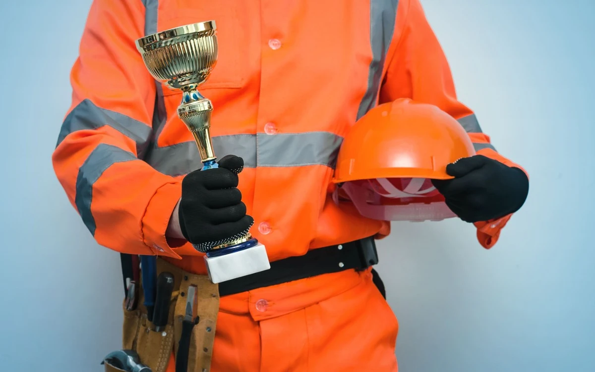 Engenharia Civil, construção, obras e pedreiros por Shutterstock