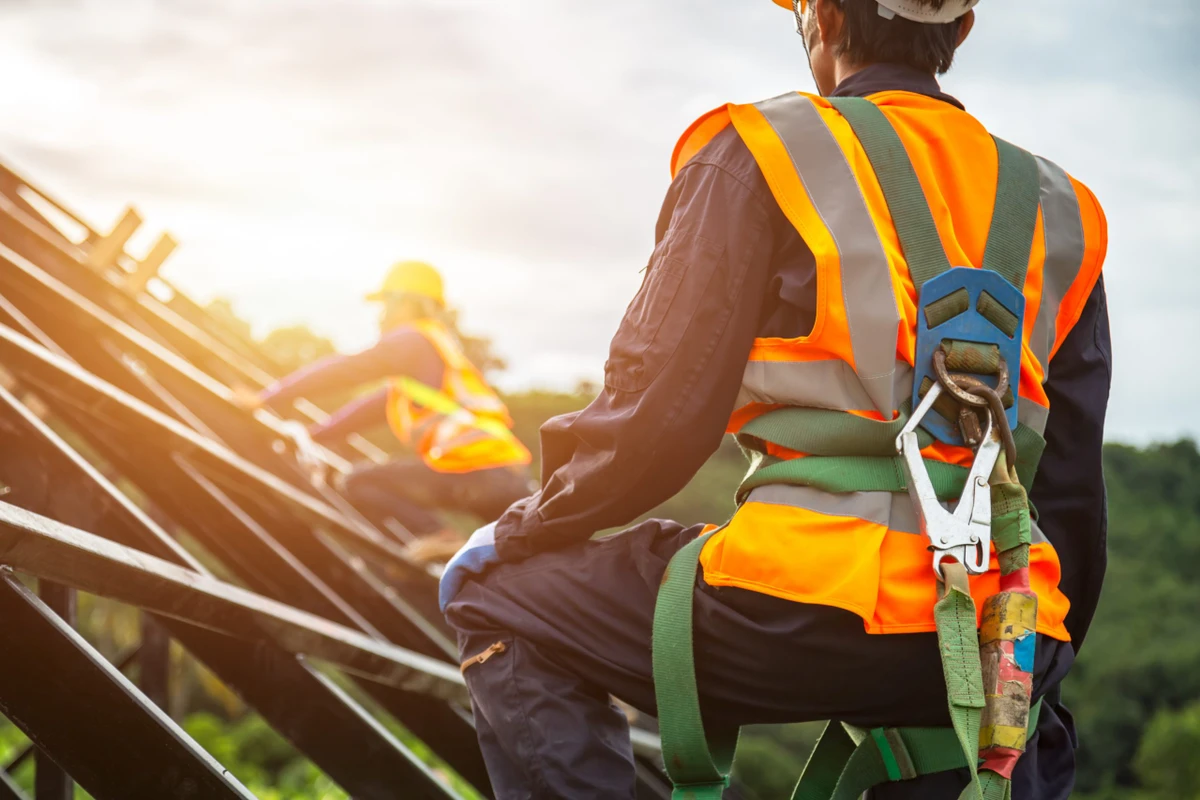 Engenharia Civil, construção, obras e pedreiros por Shutterstock