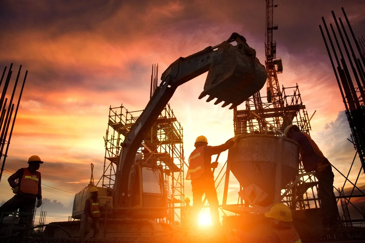 Engenharia Civil, construção, obras e pedreiros por Shutterstock