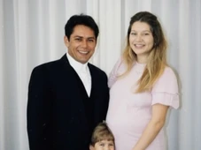 Imagem - Filha de Leandro emociona ao fazer ‘encontro’ do pai com os filhos quase 30 anos após morte do cantor