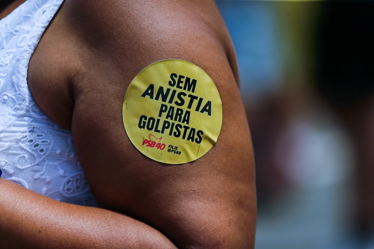 Manifestantes protestam contra PEC da Blindagem em Salvador e outras capitais por Arisson Marinho/CORREIO