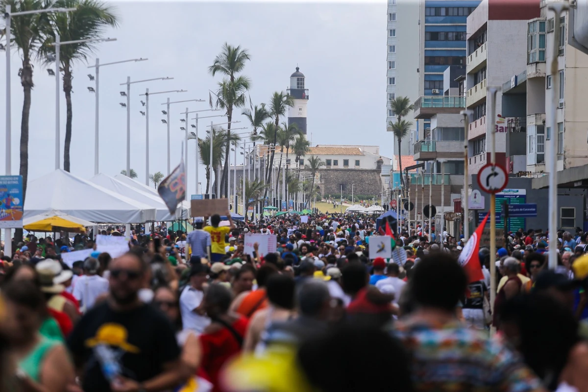 Manifestantes protestam contra PEC da Blindagem em Salvador e outras capitais por Arisson Marinho/CORREIO