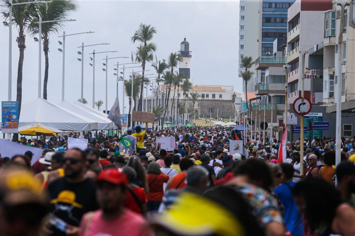 Manifestantes protestam contra PEC da Blindagem em Salvador e outras capitais por Arisson Marinho/CORREIO