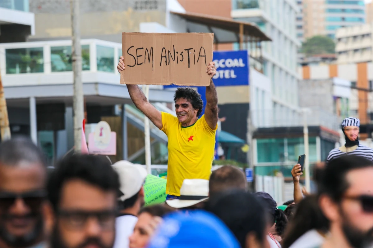 Manifestantes protestam contra PEC da Blindagem em Salvador e outras capitais por Arisson Marinho/CORREIO