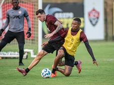 Imagem - Vitória inicia preparação para enfrentar o Grêmio desfalcado por atacante