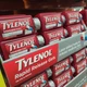 Imagem - Ações de dona do Tylenol caem após alerta de que Trump vai relacionar paracetamol ao autismo